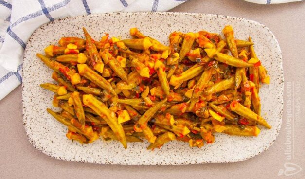 Traditional Greek okra with tomato sauce - Vegan recipe