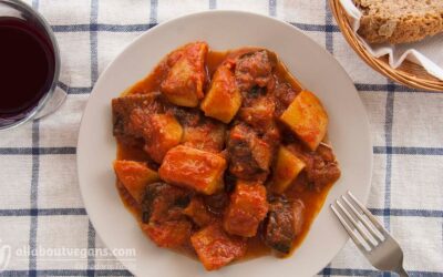 Μελιτζάνες και πατάτες γιαχνί/vegan ραγού