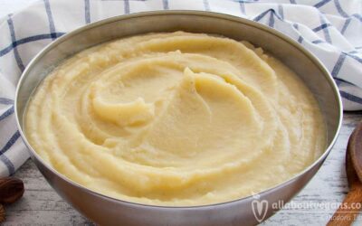 Fluffy mashed potatoes (purée) with almond milk (fasting and vegan)