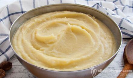 Fluffy mashed potatoes (purée) with almond milk (fasting and vegan)