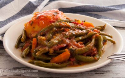 Greek green beans with sun-dried tomatoes & minimum olive oil