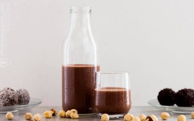 Σπιτικό σοκολατένιο γάλα από φουντούκια (και τρουφάκια με ό,τι περισσέψει)