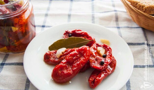 Easy homemade sun-dried tomatoes (also made unsalted)